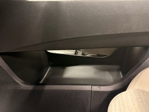 Used 2022 Nissan Rogue SV image 22