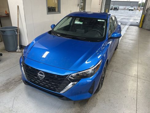 Used 2025 Nissan Sentra SV FWD image 2