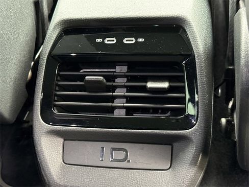 Certified 2022 Volkswagen ID.4 Pro S image 19