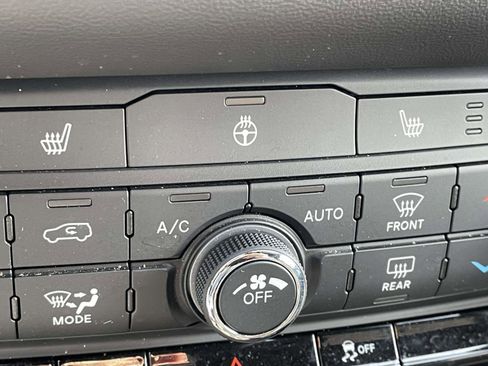 Used 2024 Dodge Durango SXT image 13