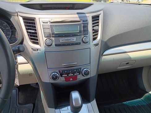 Used 2013 Subaru Outback 2.5i Premium AWD/4WD image 13