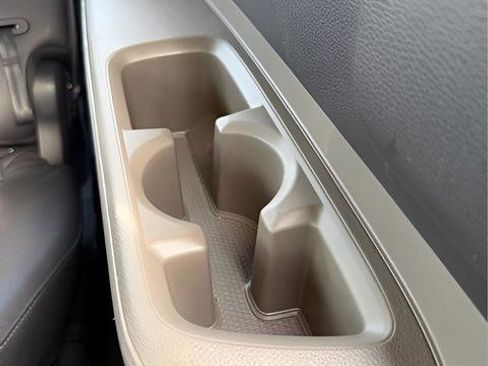 Used 2025 Kia Carnival image 47