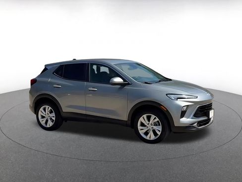 Used 2025 Buick Encore GX Preferred FWD image 2