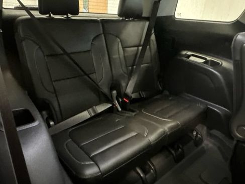 Used 2023 GMC Acadia SLT w/ Elevation Edition AWD/4WD image 31