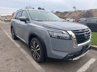 Used 2025 Nissan Pathfinder Platinum w/ Cargo Package