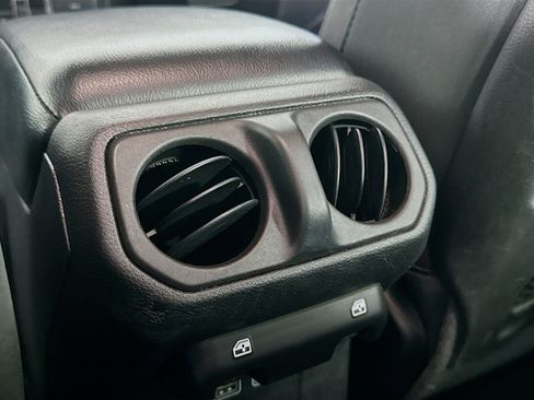 Used 2024 Jeep Wrangler Unlimited Rubicon 4xe AWD/4WD image 25
