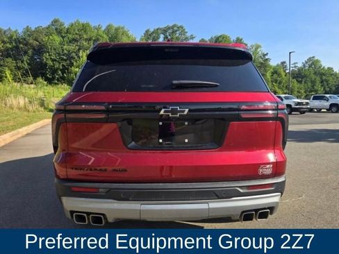Used 2024 Chevrolet Traverse Z71 w/ Enhanced Driving Package AWD/4WD image 3