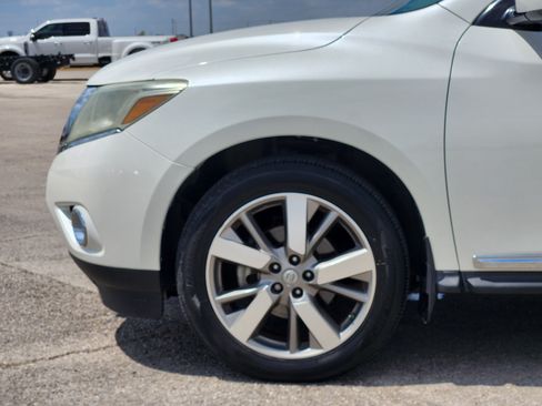 Used 2016 Nissan Pathfinder Platinum w/ Cargo Package FWD image 9