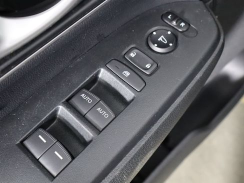Used 2018 Honda CR-V Touring image 19