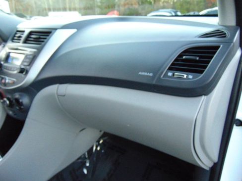 Used 2017 Hyundai Accent SE image 20