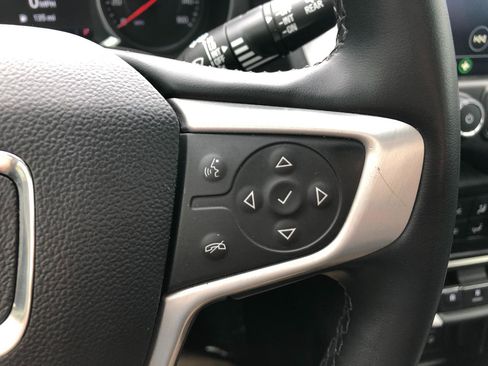 Used 2024 GMC Terrain SLT AWD/4WD image 15
