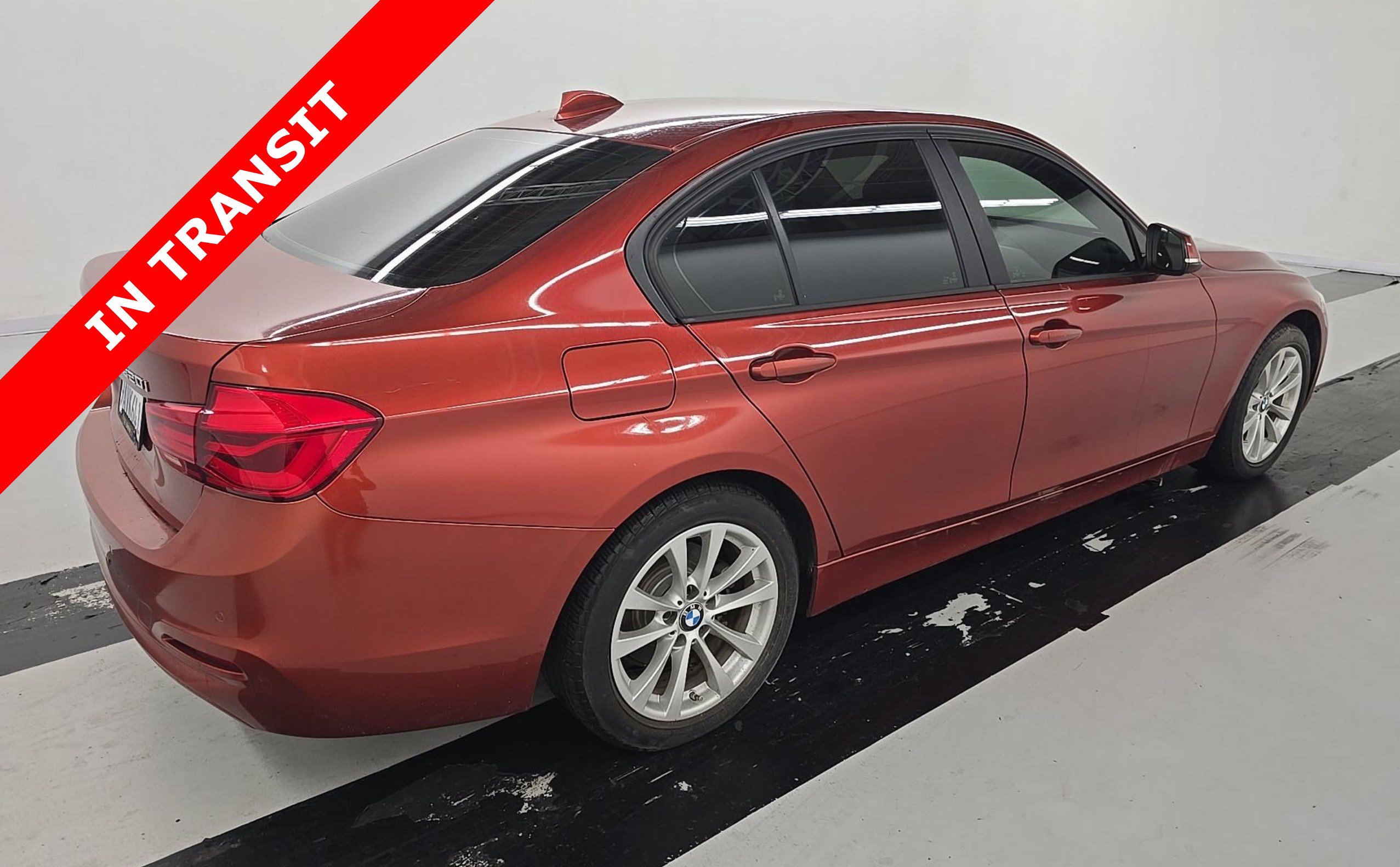 Used 2018 BMW 320i Sedan RWD image 5