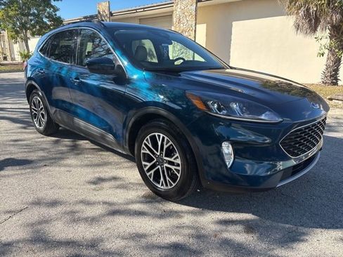Used 2020 Ford Escape SEL image 3
