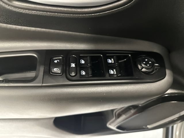 Used 2020 Jeep Renegade Altitude AWD/4WD image 24