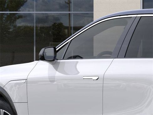 New 2025 Cadillac Lyriq Luxury image 12