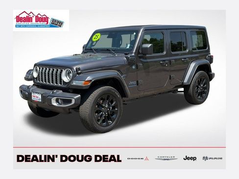 Used 2025 Jeep Wrangler Unlimited Sahara w/ Safety Group AWD/4WD image 1