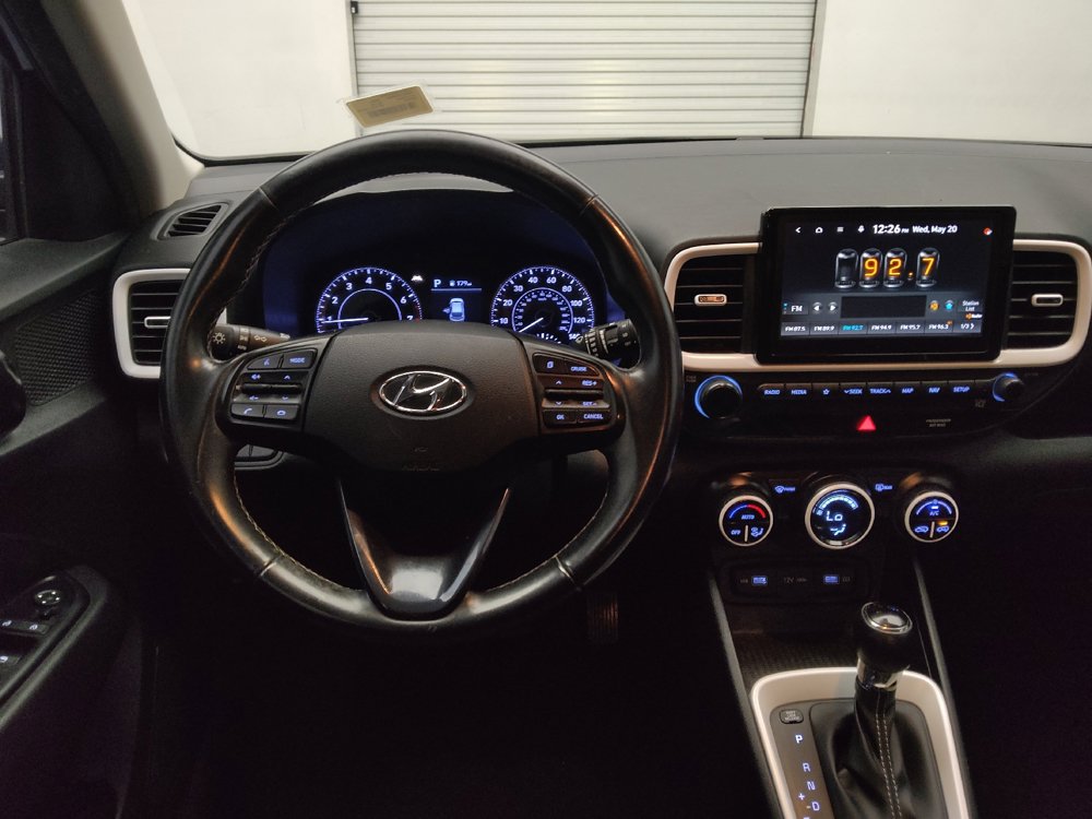 Used 2022 Hyundai Venue Limited FWD image 22