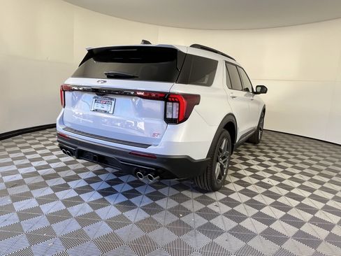 New 2026 Ford Explorer ST w/ Sun And Sound Package image 5