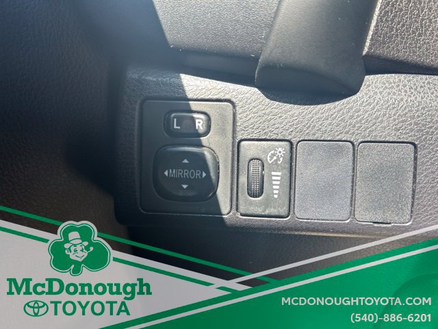 Used 2017 Toyota Corolla SE w/ Carpet Mat Package (TMS) FWD image 15