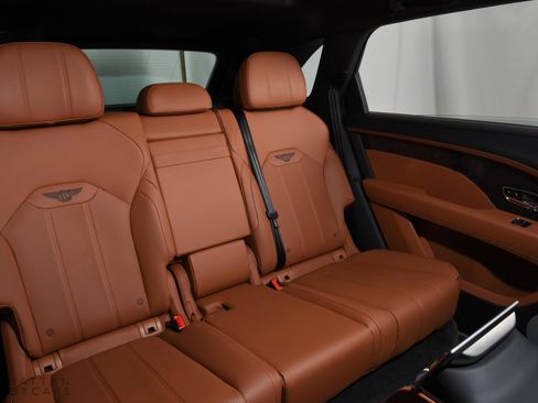 Certified 2023 Bentley Bentayga Extended Wheelbase image 34