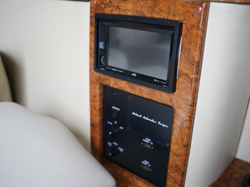 Used 2013 Mercedes-Benz Sprinter 2500 image 33