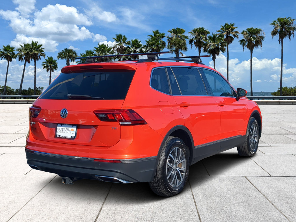 Used 2018 Volkswagen Tiguan SE w/ Panoramic Sunroof Package FWD image 5