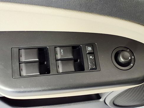 Used 2010 Dodge Caliber Mainstreet image 17