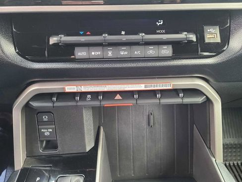 Used 2025 Toyota Tundra SR5 AWD/4WD image 31