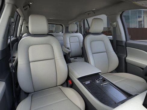 New 2026 Lincoln Aviator AWD image 10