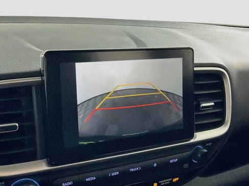 Used 2025 Hyundai Venue SEL FWD image 23