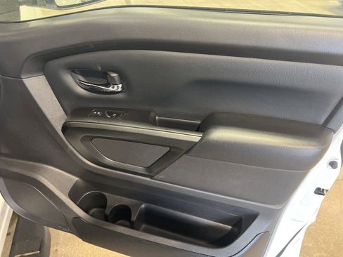Certified 2024 Nissan Titan SV w/ SV Convenience Package image 20