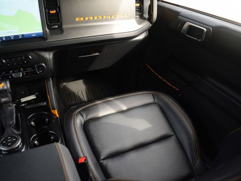 Used 2024 Ford Bronco Badlands image 14