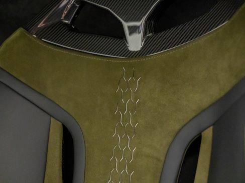 Used 2024 Lamborghini Huracan Sterrato image 17