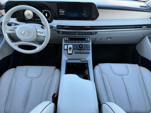 Used 2023 Hyundai Palisade Limited w/ Cargo Package image 17