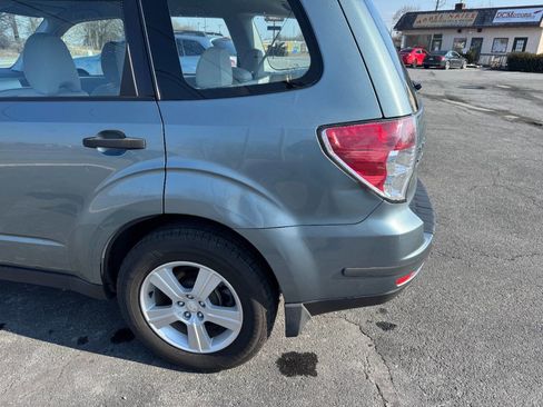 Used 2010 Subaru Forester 2.5X image 3