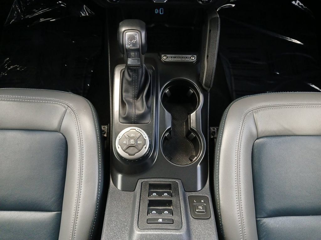 Used 2024 Ford Bronco Outer Banks AWD/4WD image 10