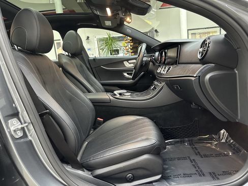 Used 2018 Mercedes-Benz E 300 4MATIC image 17