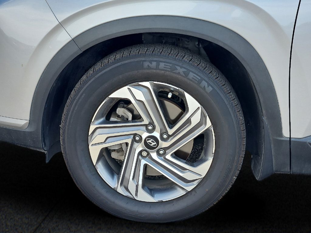 Used 2023 Hyundai Santa Fe SEL FWD image 8
