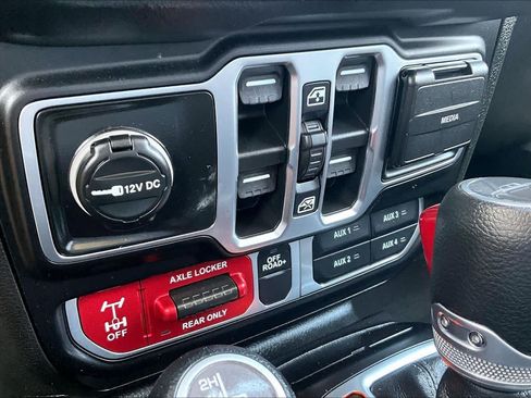 Used 2026 Jeep Gladiator Mojave AWD/4WD image 34