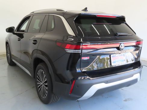 New 2025 Volkswagen Tiguan S image 7