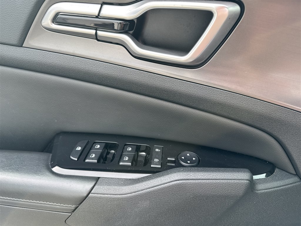 Used 2024 Kia Sportage EX FWD image 10