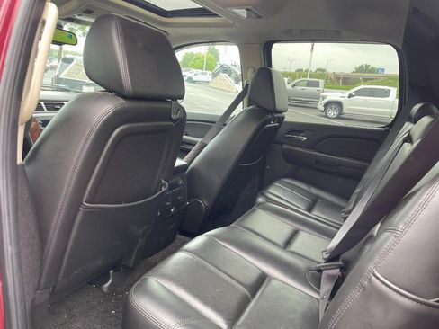 Used 2007 Chevrolet Avalanche LTZ w/ LTZ Preferred Equipment Group AWD/4WD image 10
