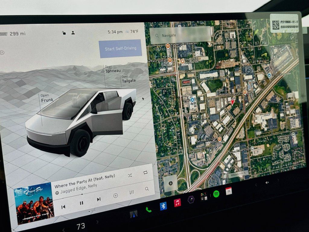 Used 2026 Tesla Cybertruck AWD Crew Cab image 12