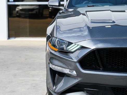 Used 2020 Ford Mustang GT RWD image 3