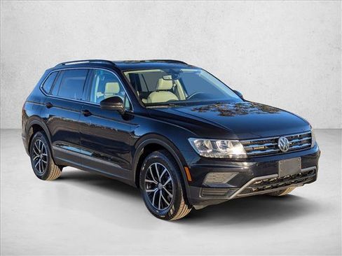 Used 2021 Volkswagen Tiguan SE image 3