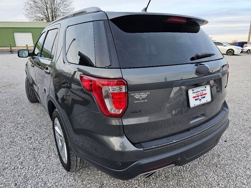 Used 2018 Ford Explorer XLT w/ Equipment Group 202A image 6