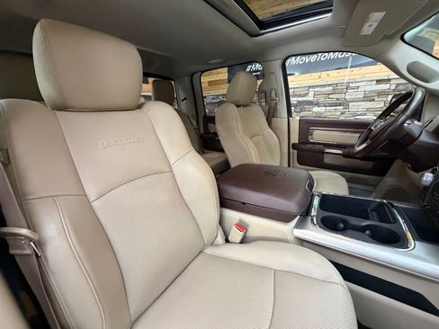 Used 2017 RAM 1500 Laramie w/ Convenience Group AWD/4WD image 31