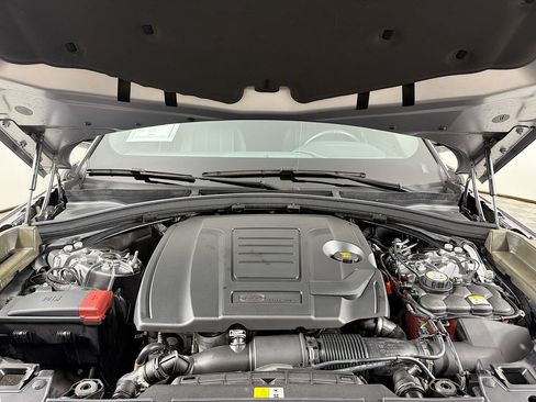 Used 2022 Land Rover Range Rover Velar R-Dynamic S AWD/4WD image 32