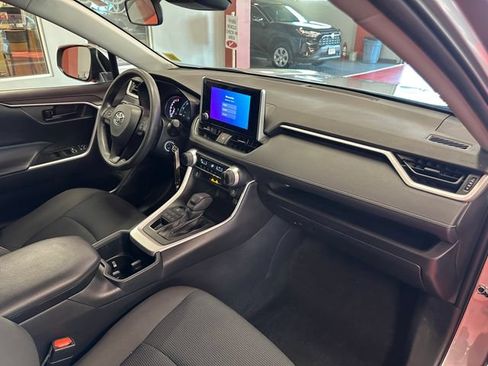 Certified 2023 Toyota RAV4 LE AWD/4WD image 18