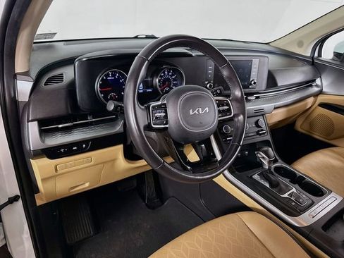 Used 2023 Kia Carnival LX image 22